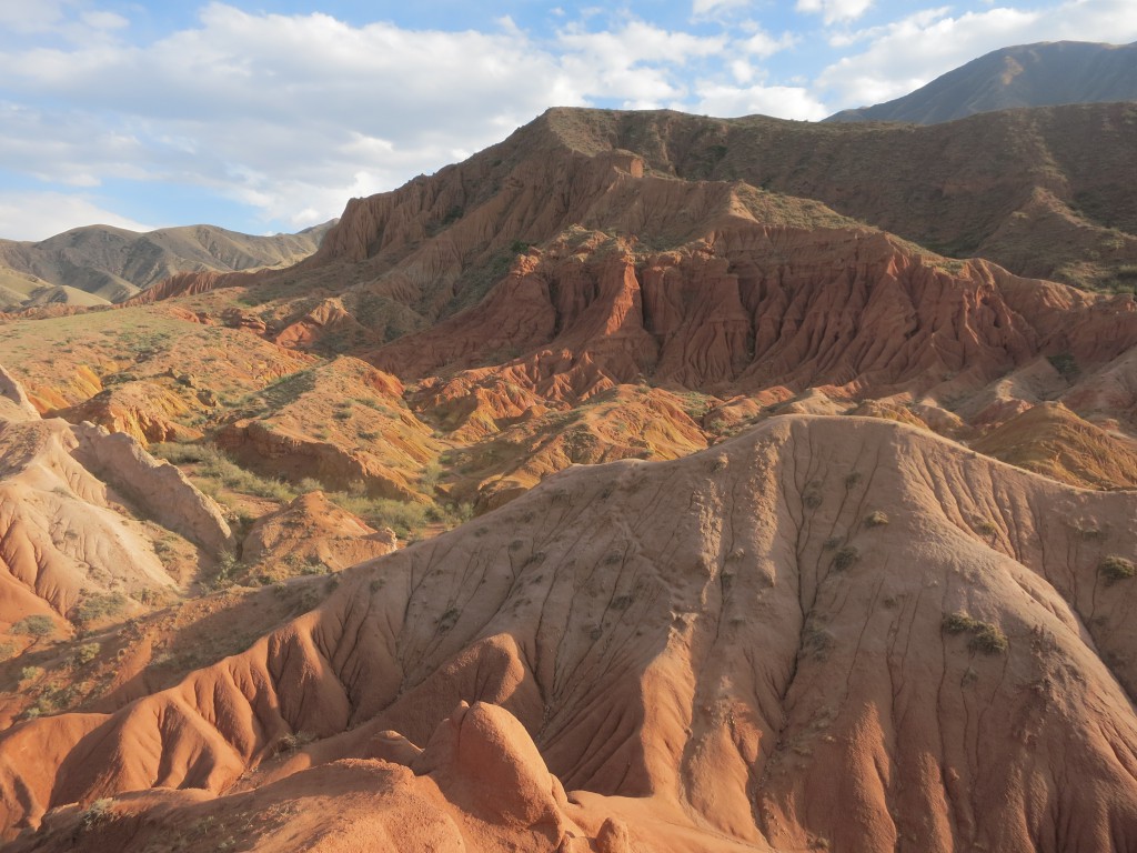 Rote Berge im Sonnenschein