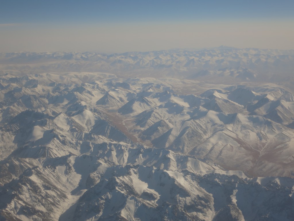Flug über das Tianshan-Gebirge
