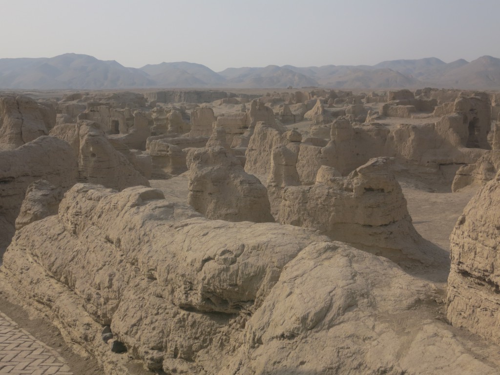 Aus Lehm gebaute Wüstenstadt Jiaohe