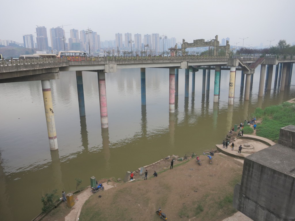 Straßenbau am Jialing in Ciqikou