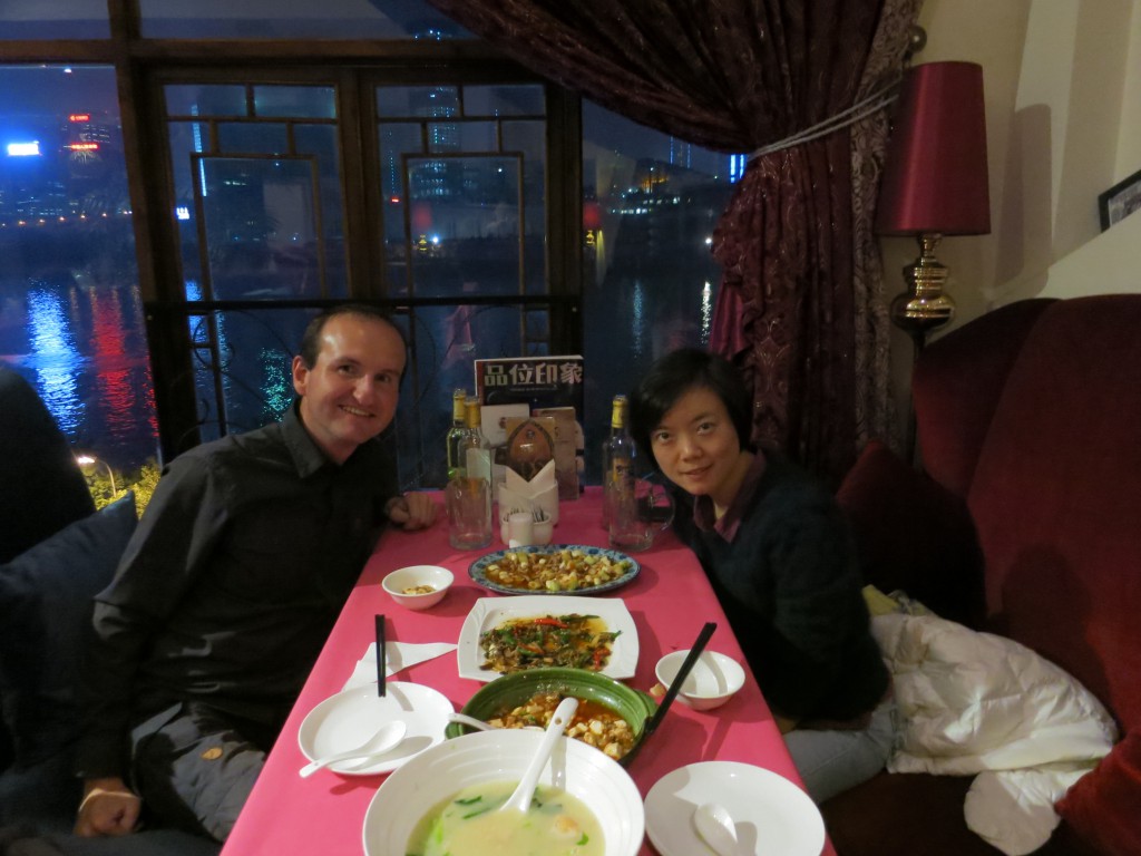 Mit Li Rui beim Essen über dem Jialing