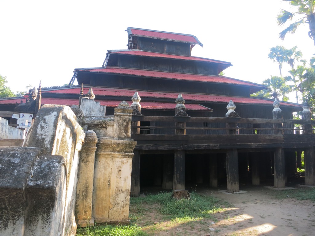 Teakholz-Kloster Bagaya Kyaung in Inwa