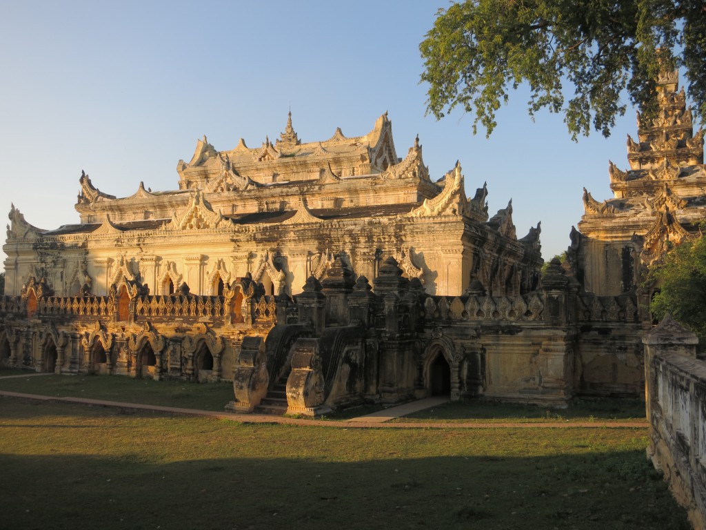 Steinkloster Maha Aung Mye Bonzan in Inwa