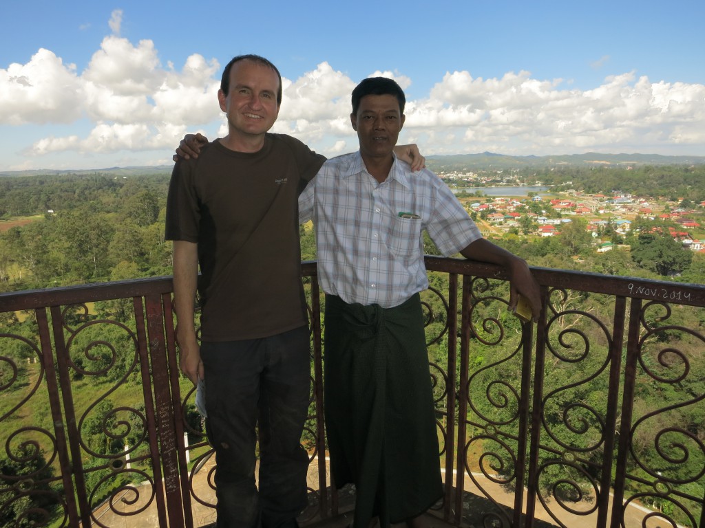 Mit Kyaw Kyaw auf dem Nan-Myint-Turm