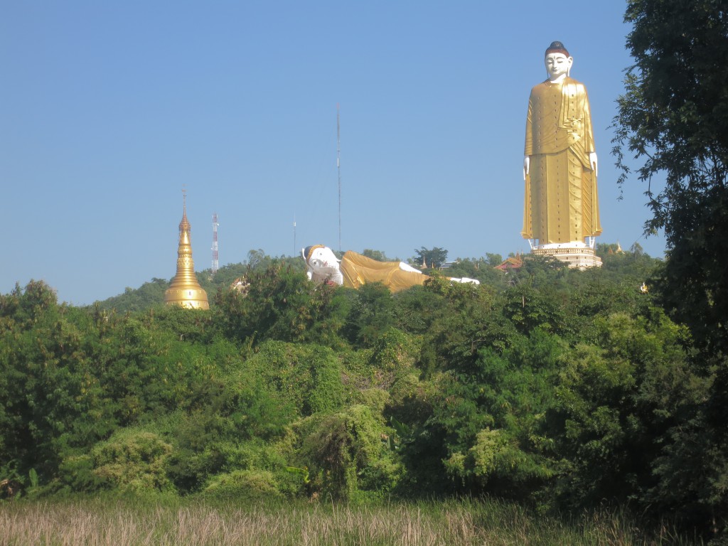 Liegender und stehender Buddha von Monywa