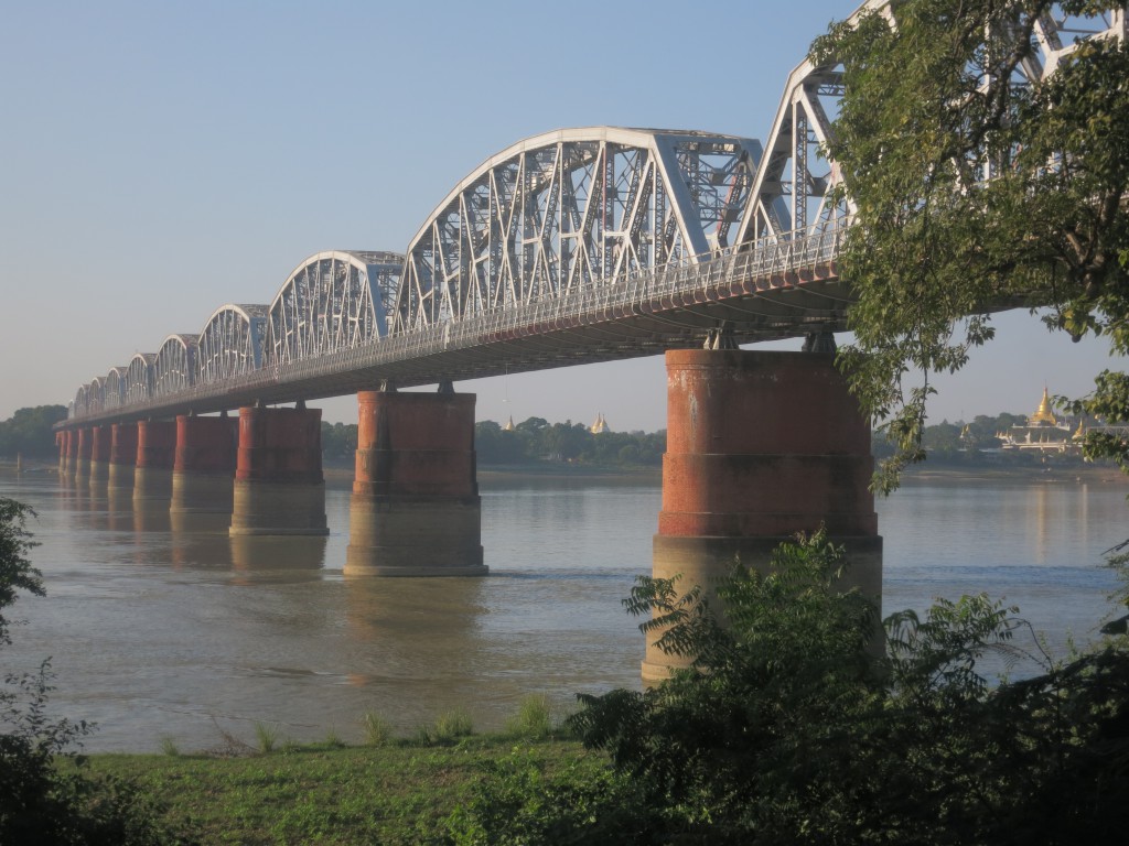 Brücke über den Irrawaddy