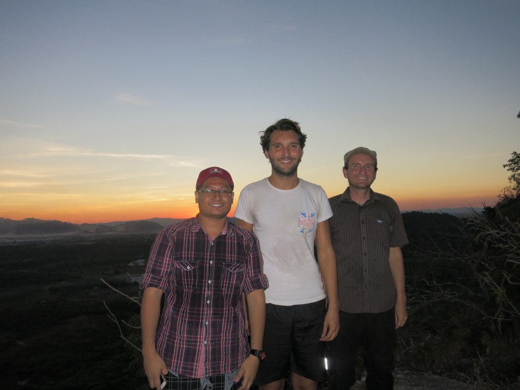 Mit Fareeq und Lukas auf dem Hpa Pu nach dem Sonnenuntergang