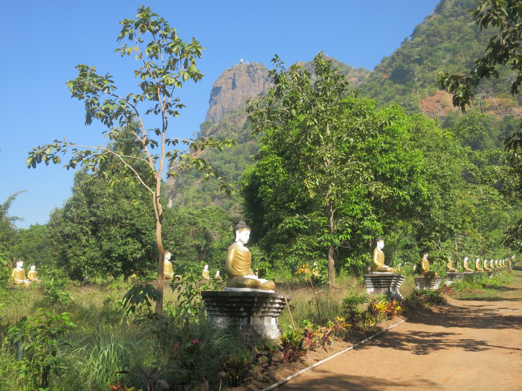 Lumbini-Garten zu Füßen des Zwegabin