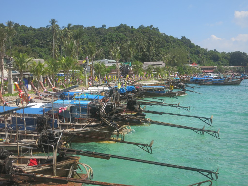 Der Hafen von Ko Phi Phi Don