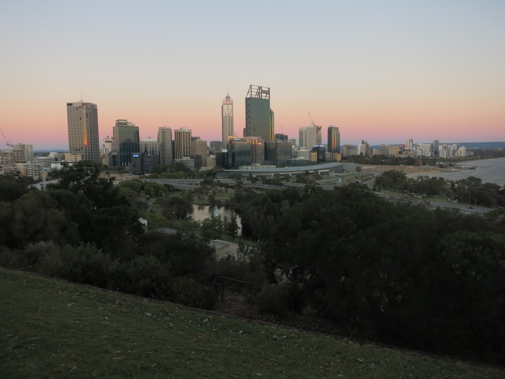 Skyline nach dem Sonnenuntergang