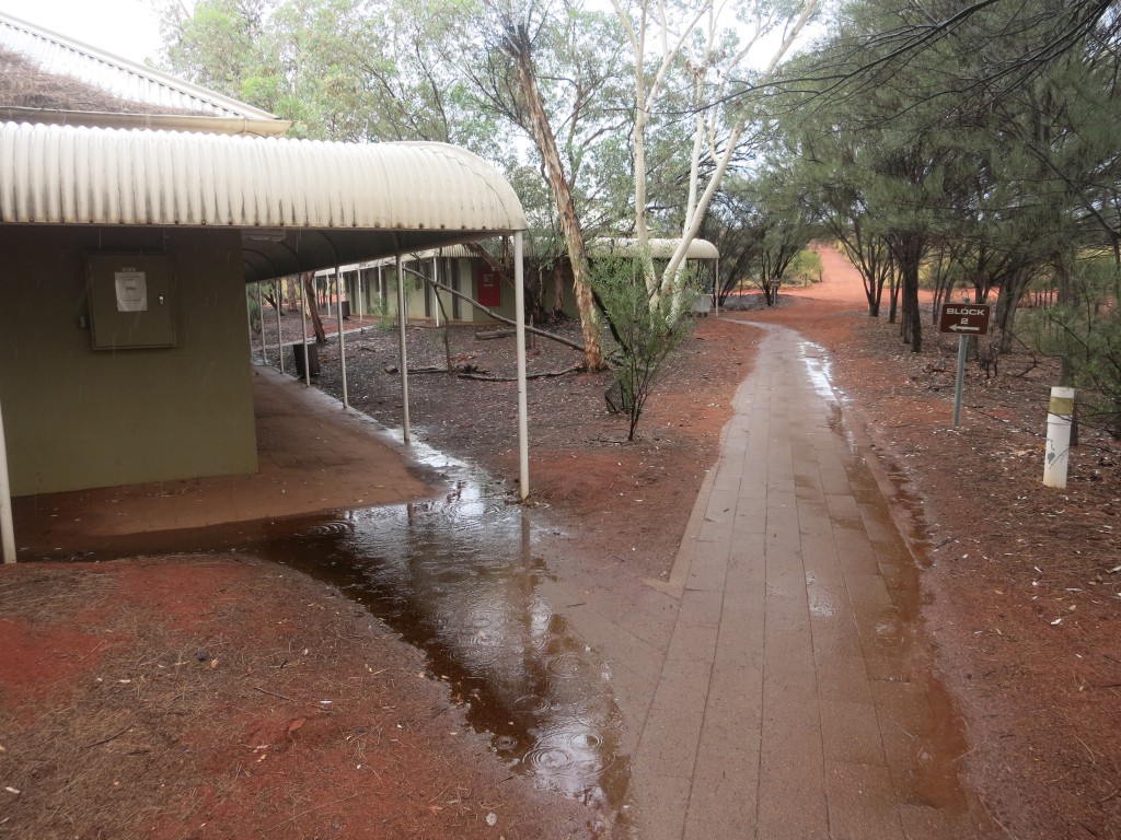 Regen in meiner Unterkunft in der Wüste