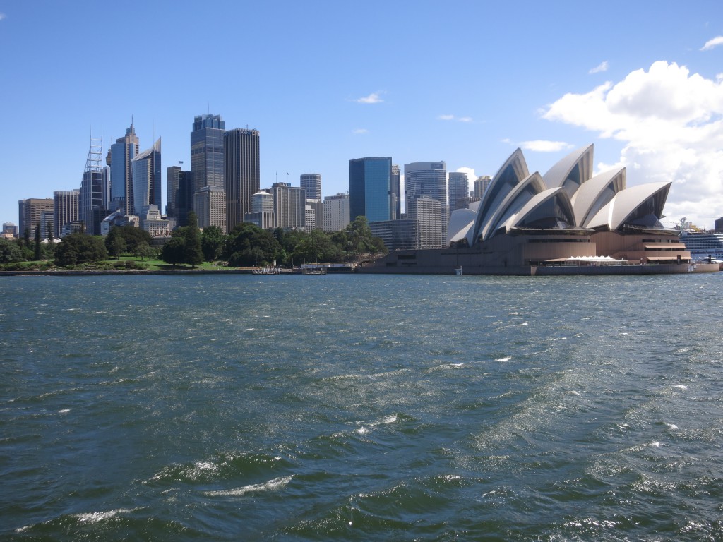 Blick vom Sydney Cove auf die Oper und die Skyline