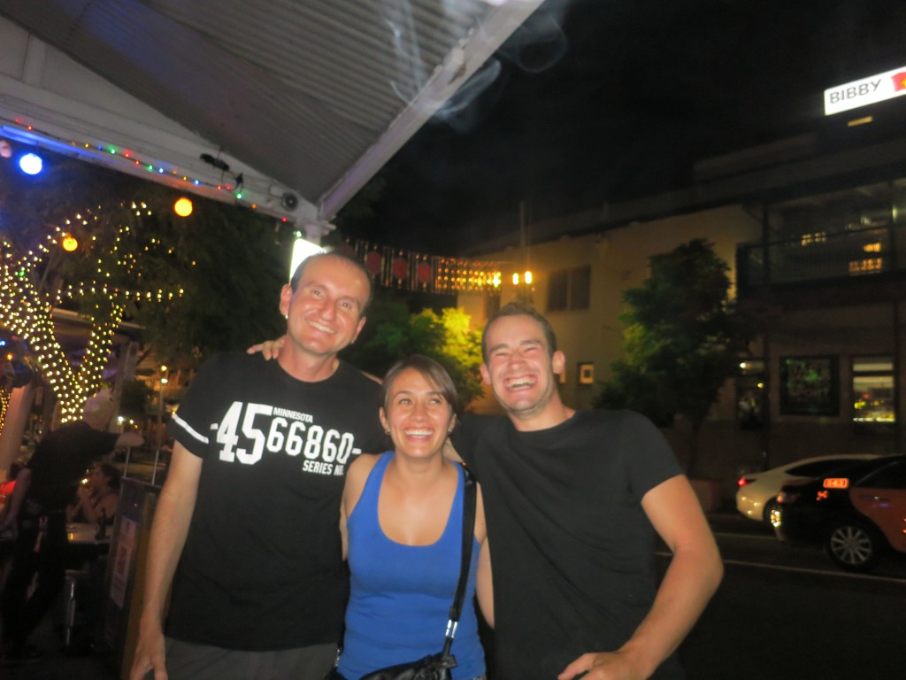 Mit Silvana und Tristan vor der Karaokebar