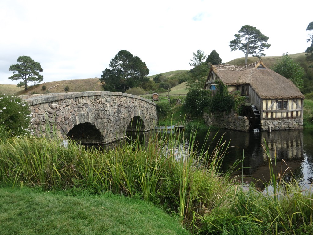 Hobbiton Movie Set: Brücke und Mühle