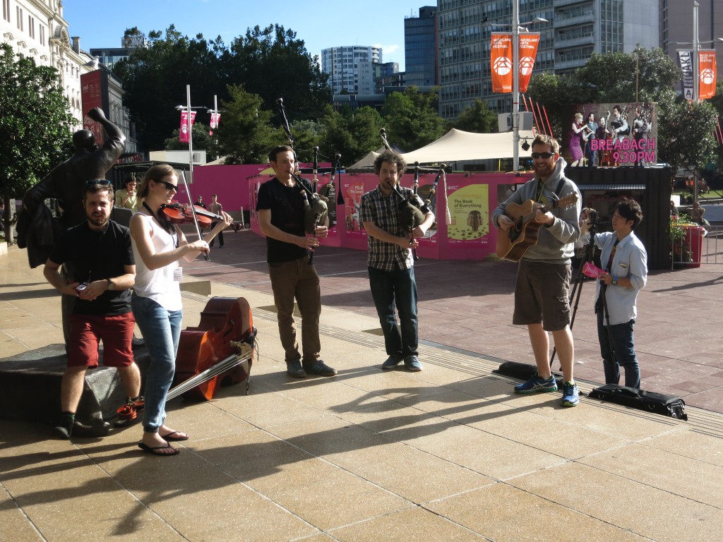 Live-Performance von Breabach am Aotea Square