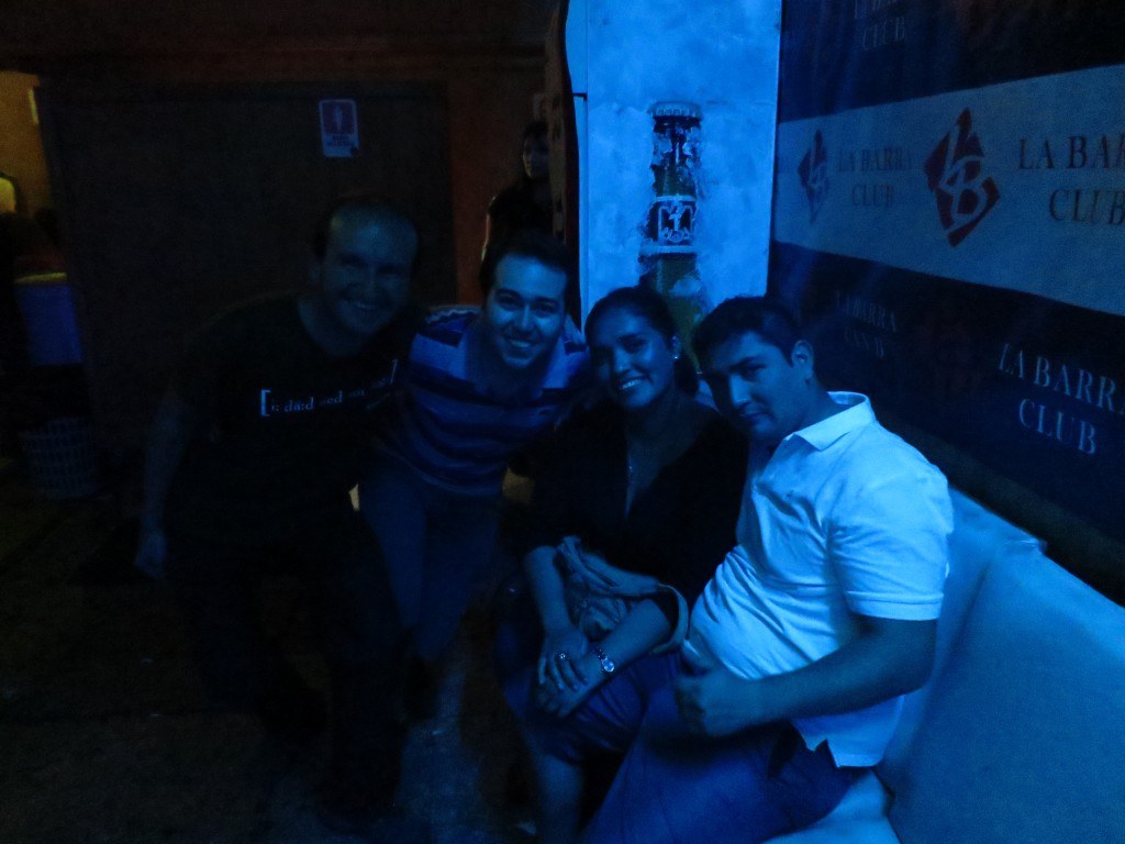 Mit André, Yasna und Francisco im La Barra Club