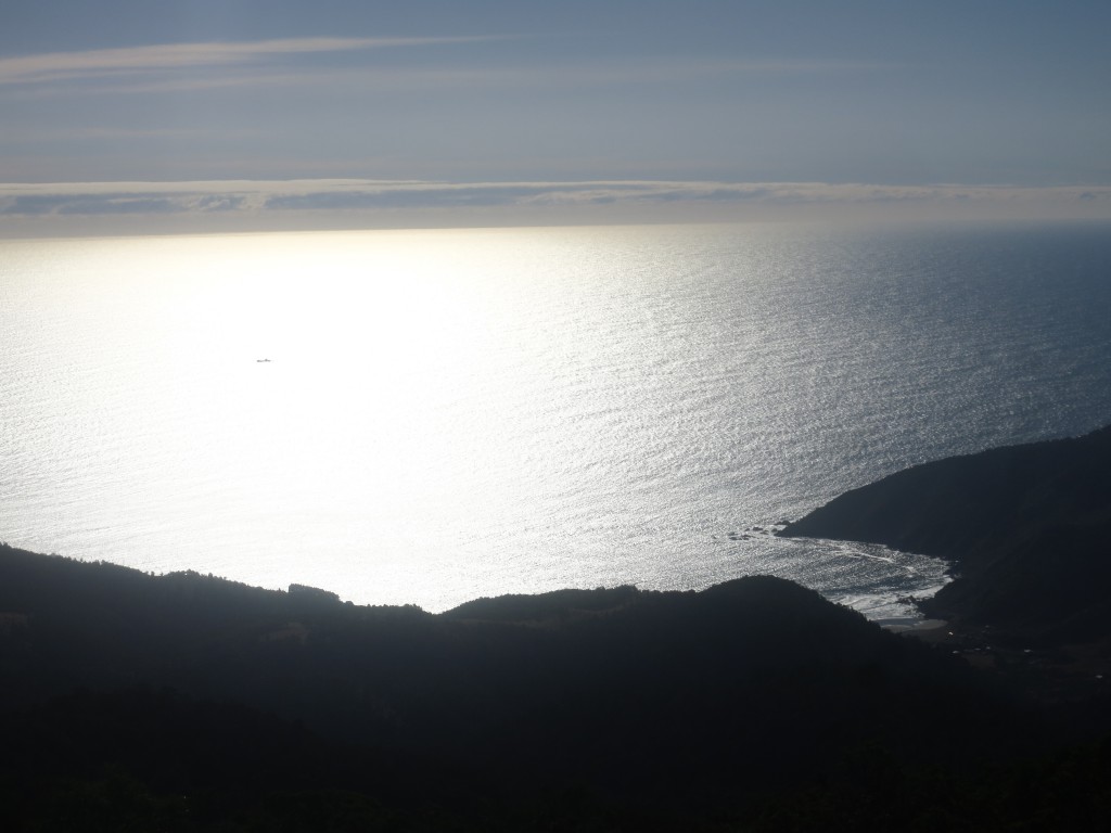 Blick vom Cerro Oncol auf die Playa Pilolcura und den Pazifik