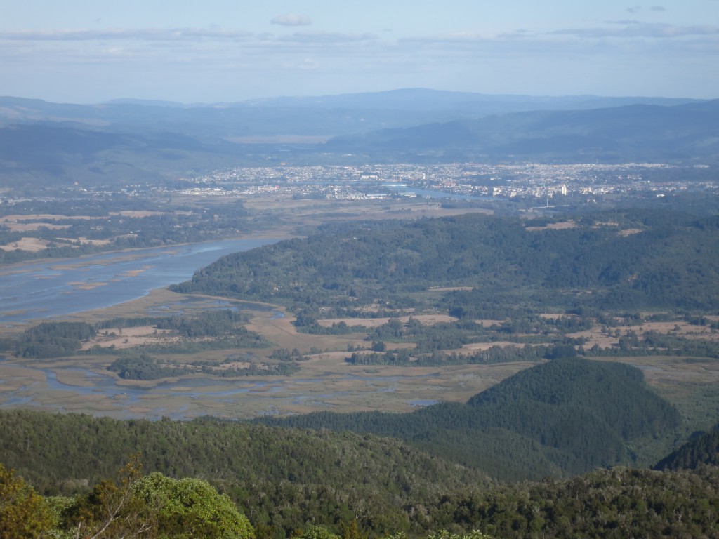 Blick vom Mirador Chaihuín auf Valdivia