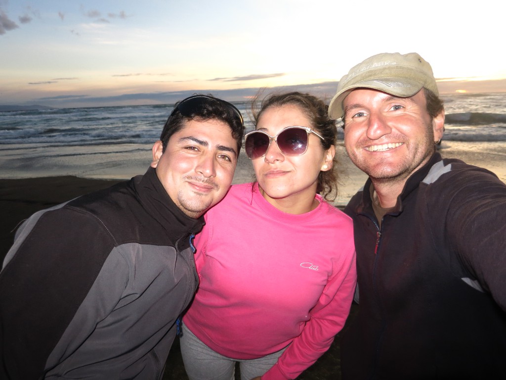 Mit Francisco und Leyla an der Playa Curiñanco