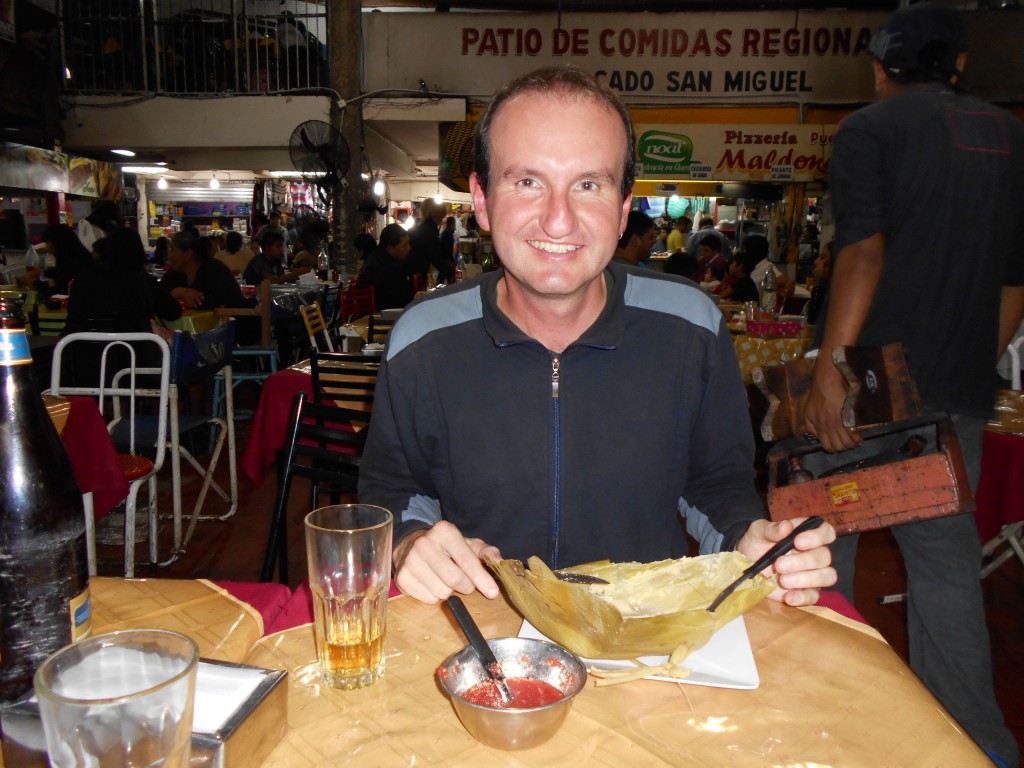 Mit Bier und Humita auf dem Mercado San Miguel