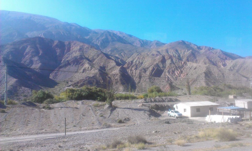 Berge zwischen Purmamarca und San Salvador de Jujuy