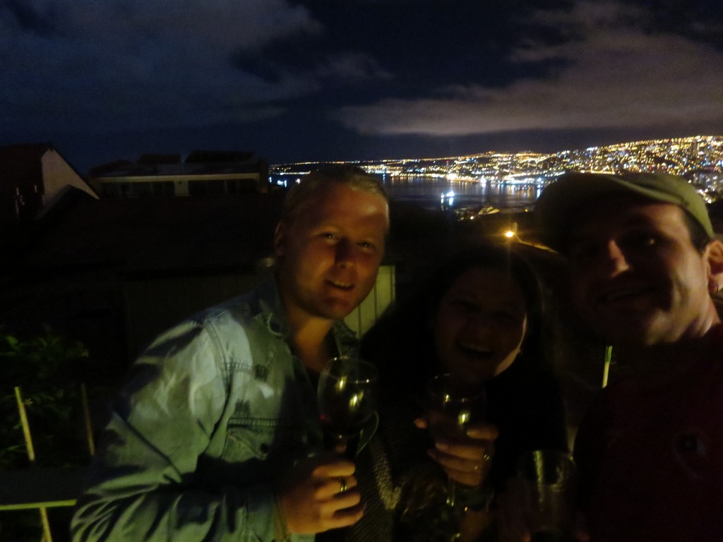 Mit Christoffer und Chazka auf der Hostel-Dachterrasse