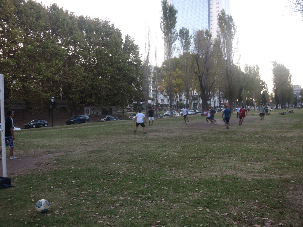Freizeit-Fußball in Puerto Madero