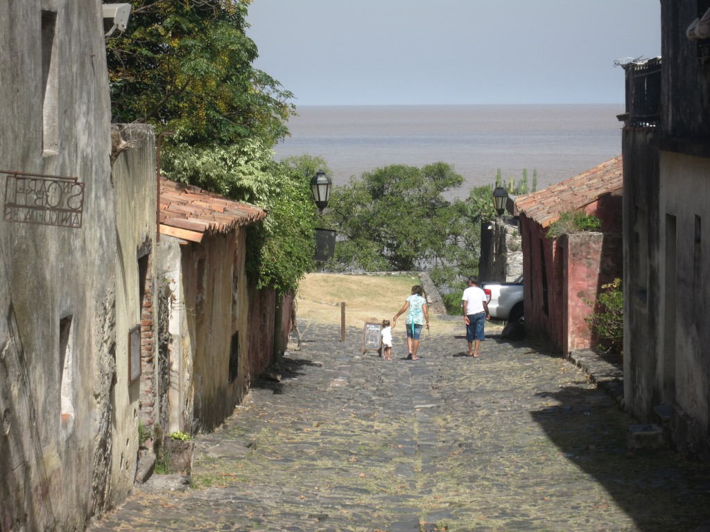 Die auf den Rio de la Plata zulaufende Calle de los Suspiros