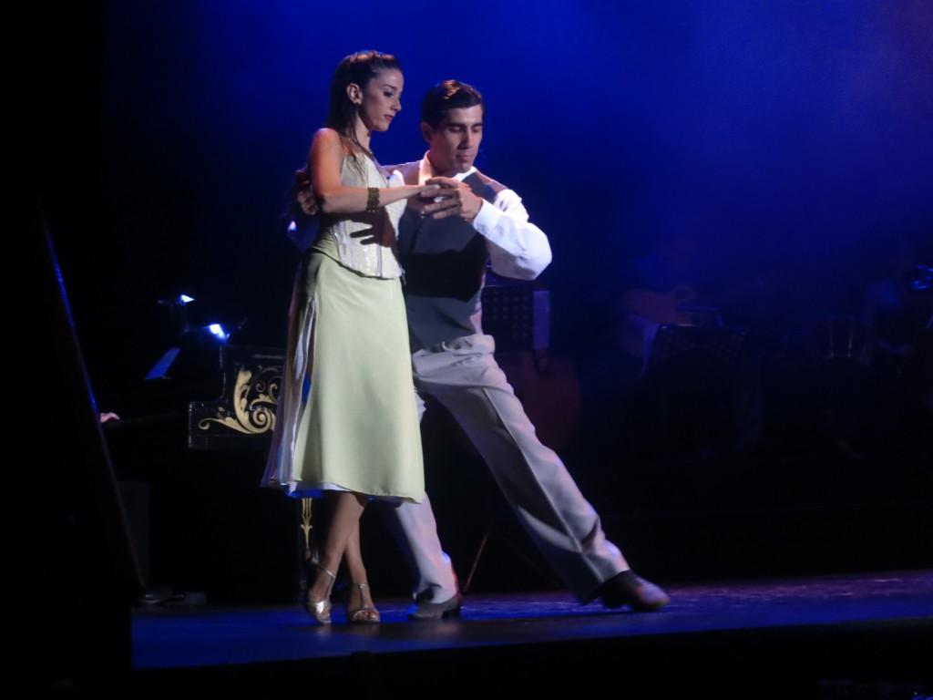 Tango-Paar auf der Bühne