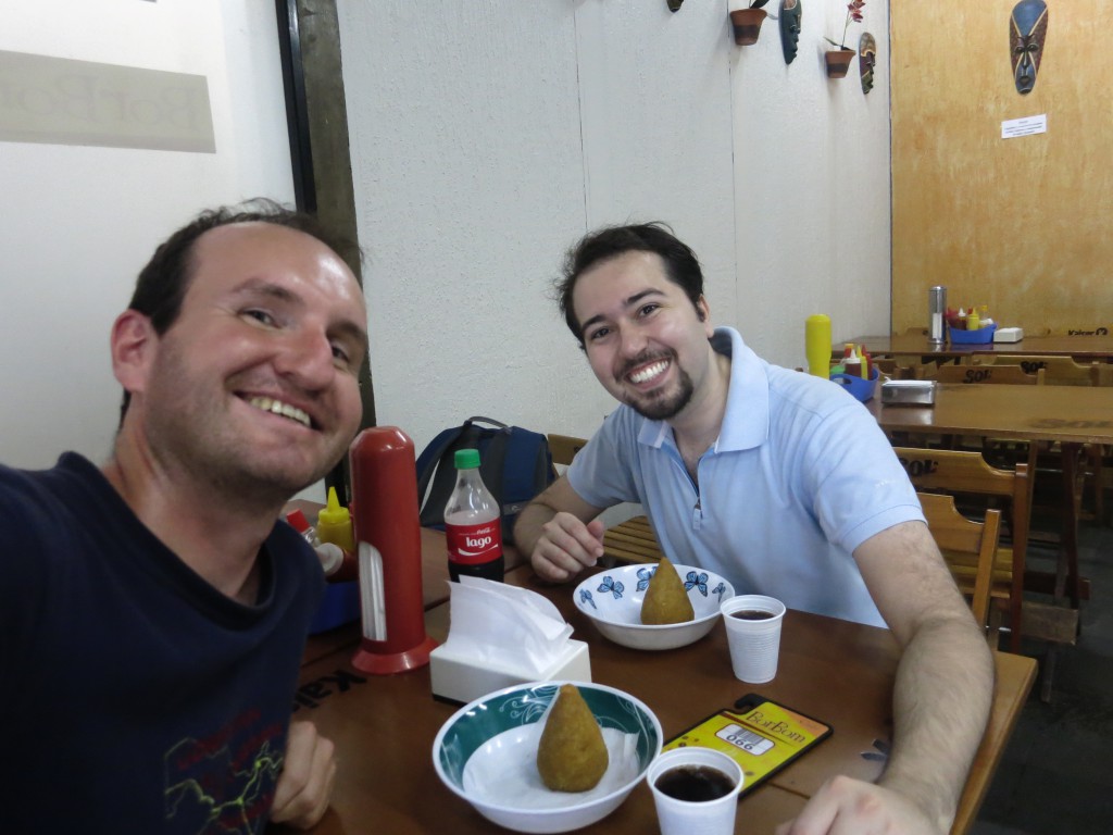 Mit André beim Coxinhas essen