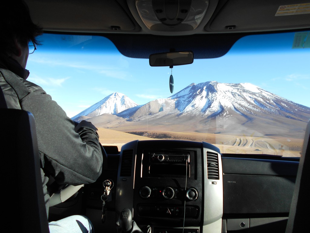 Blick vom Minibus auf die Berge