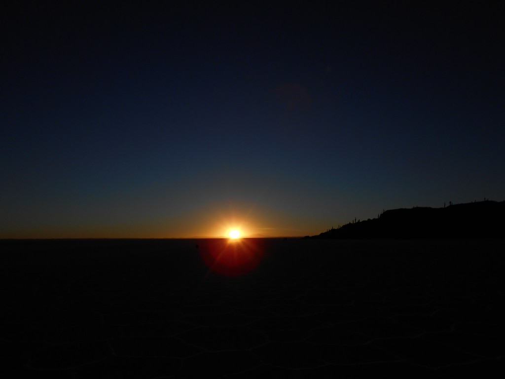 Sonnenaufgang in der Salar de Uyuni