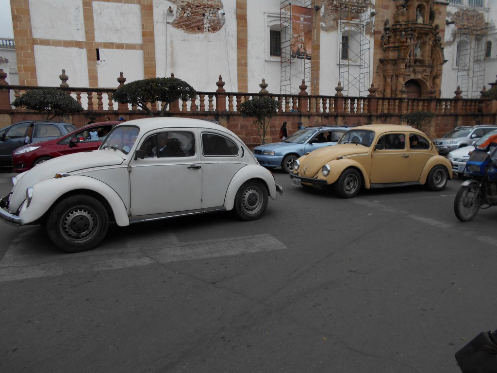 VW Käfer im Straßenverkehr