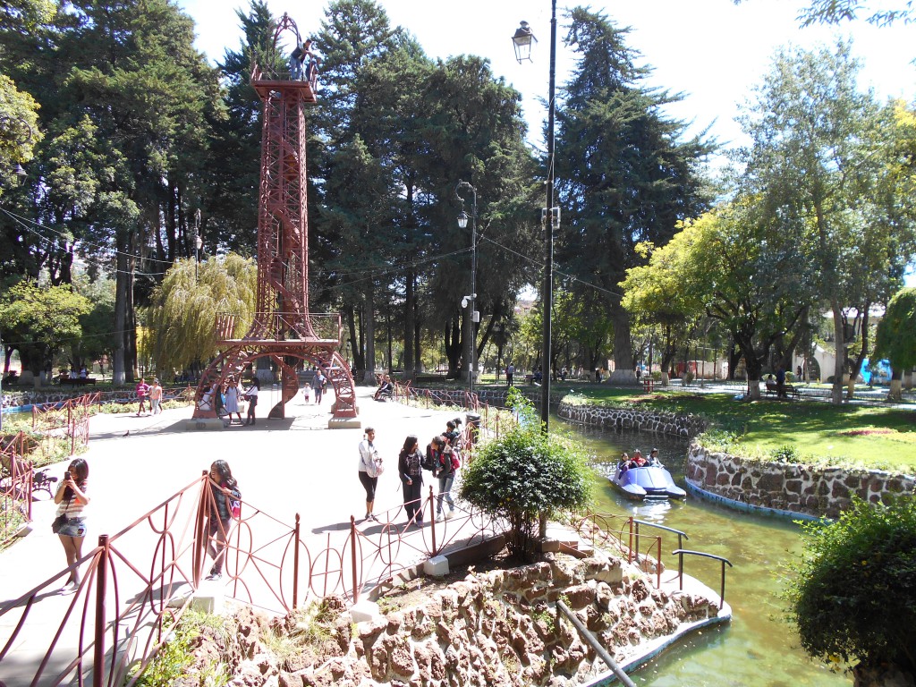 Kleiner Eiffelturm im Parque Bolívar