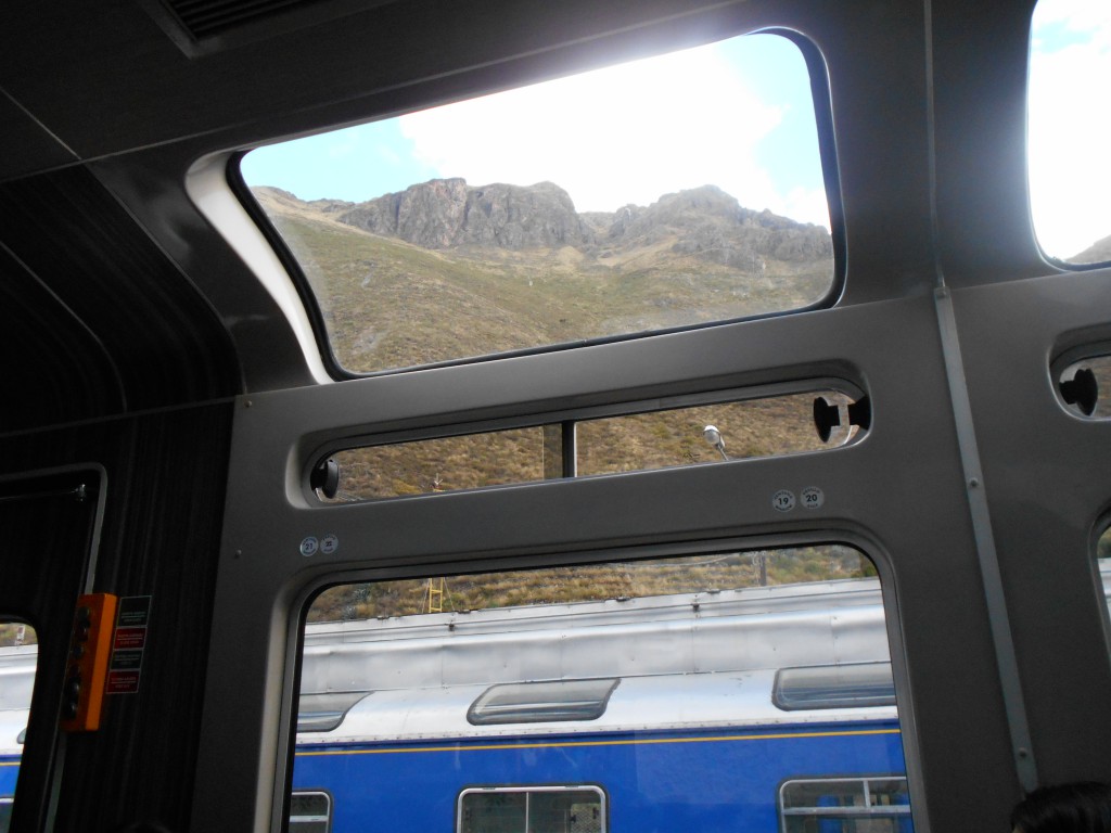 Blick aus Touristenzug von Ollantaytambo nach Aguas Calientes