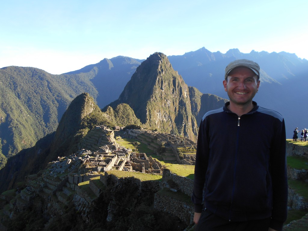 Vor den Ruinen des Machu Picchu am Morgen