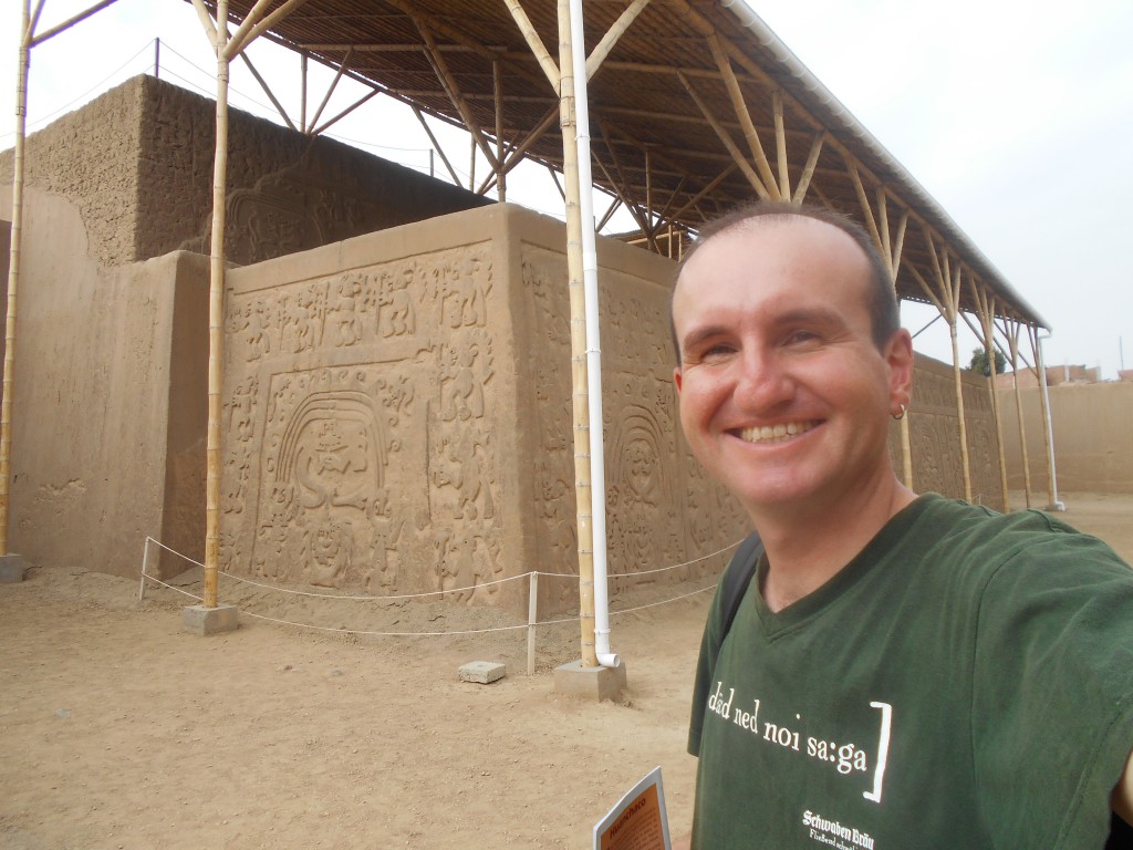 Bei der Huaca Arco Iris