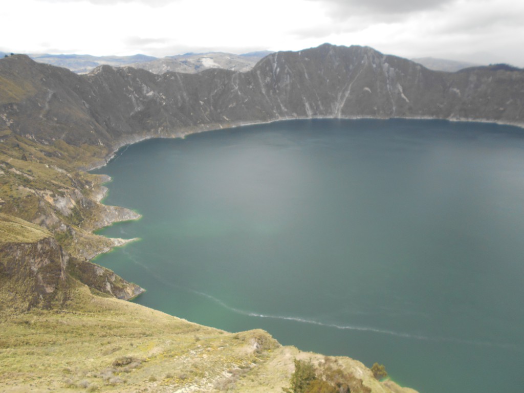 Blick vom höchsten Punkt auf den Kratersee