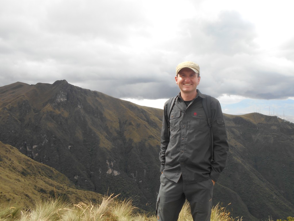 Vor der Berglandschaft auf dem Volcán Pichincha