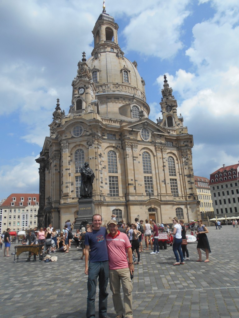 Mit Jurabek vor der Frauenkirche