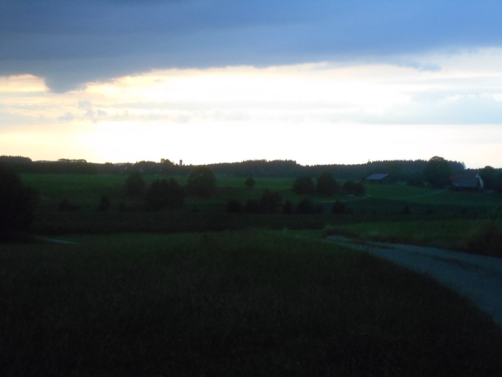 Abendlicher Blick auf Bärenweiler und Unterhaid